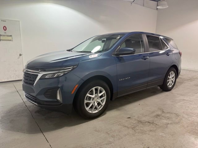 2024 Chevrolet Equinox LT photo 2