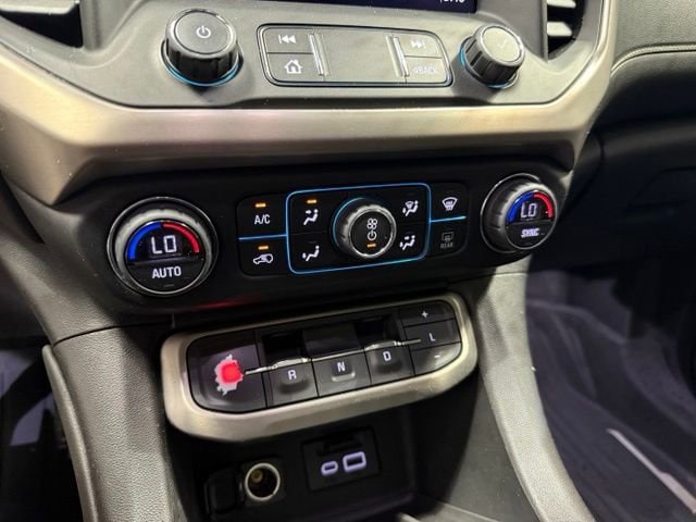 2020 GMC Acadia Denali - Photo 23