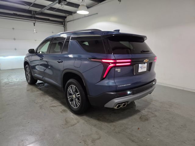 2025 Chevrolet Traverse photo 3