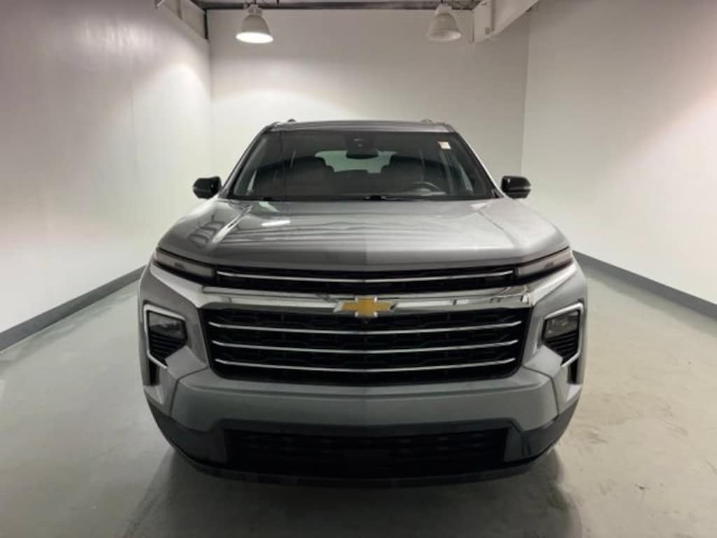 Used 2024 Chevrolet Traverse LT SUV