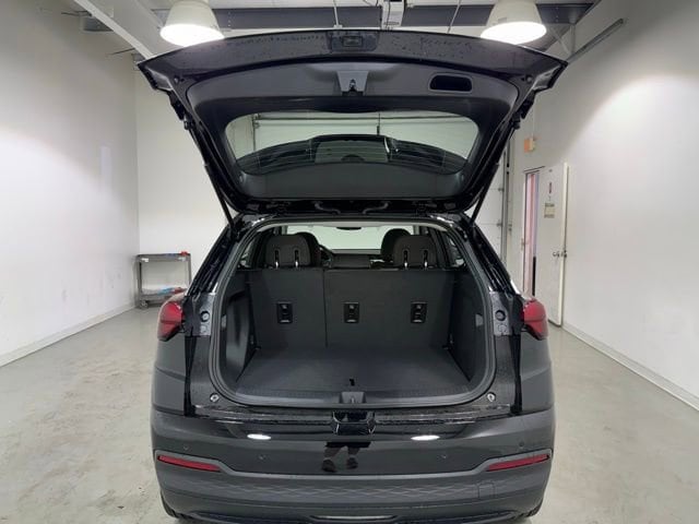 2027 Chevrolet Bolt LT - Photo 8