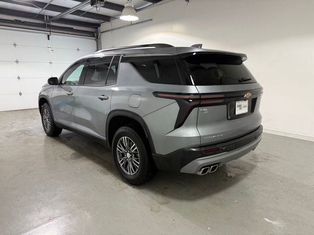 2025 Chevrolet Traverse photo 3