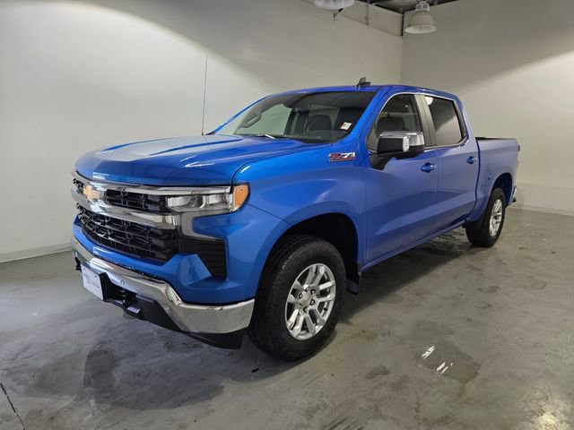 2025 Chevrolet Silverado 1500 LT photo 3