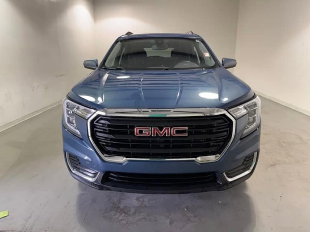Used 2024 GMC Terrain SLE SUV