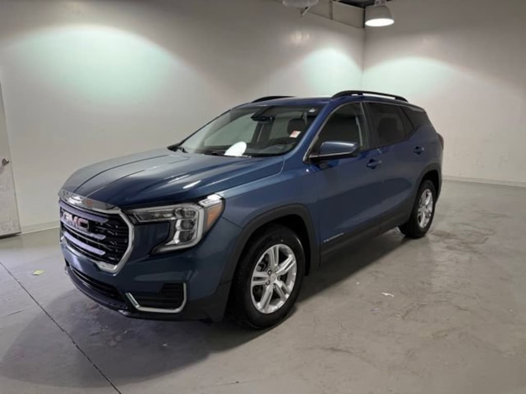 Used 2024 GMC Terrain SLE SUV