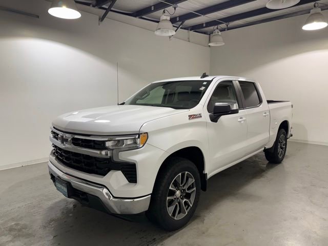 2022 Chevrolet Silverado 1500 LT photo 3
