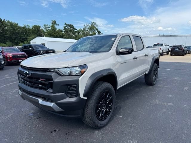 2026 Chevrolet Colorado Trail Boss - Photo 3