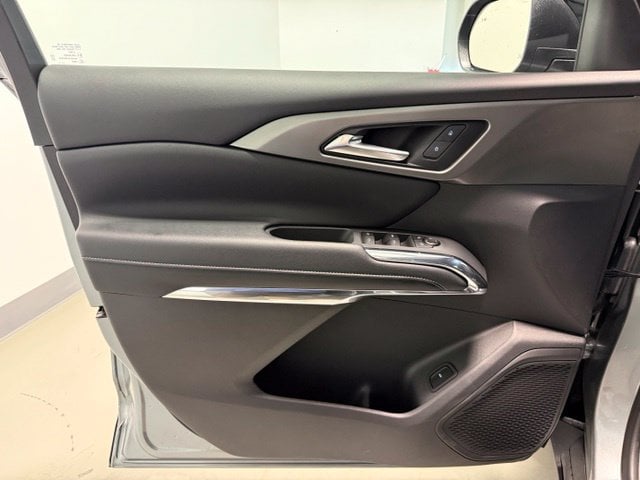 2025 Chevrolet Traverse LT - Photo 11