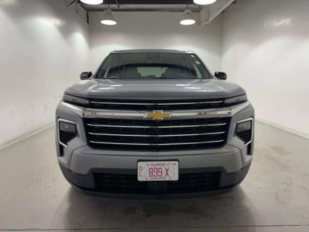 Used 2025 Chevrolet Traverse LT SUV