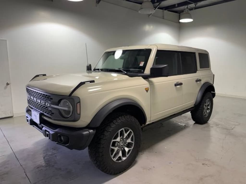 Used 2025 Ford Bronco Badlands SUV