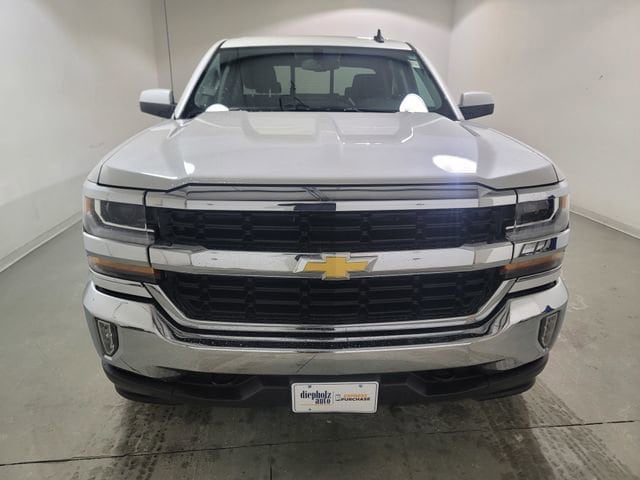 Used 2017 Chevrolet Silverado 1500 LT with VIN 3GCUKREC3HG111216 for sale in Charleston, IL