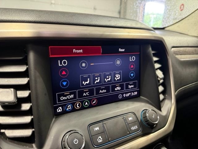 2020 GMC Acadia Denali - Photo 21