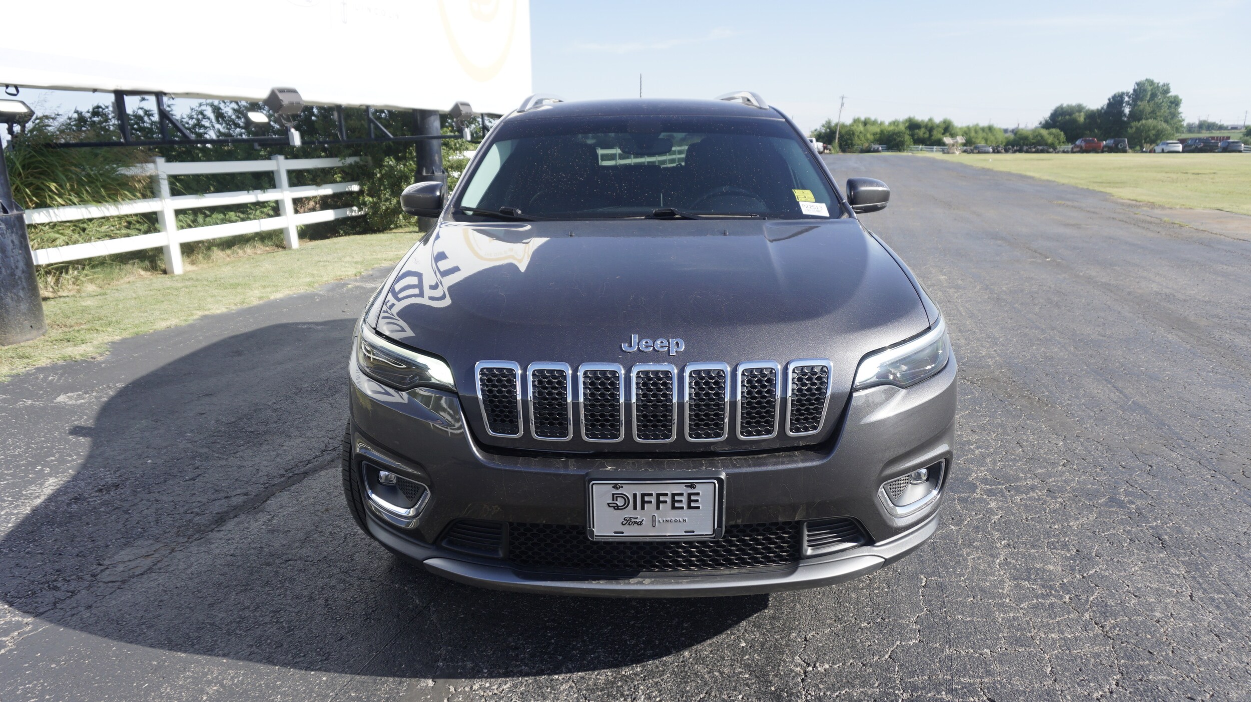 2020 Jeep Cherokee Limited photo 2