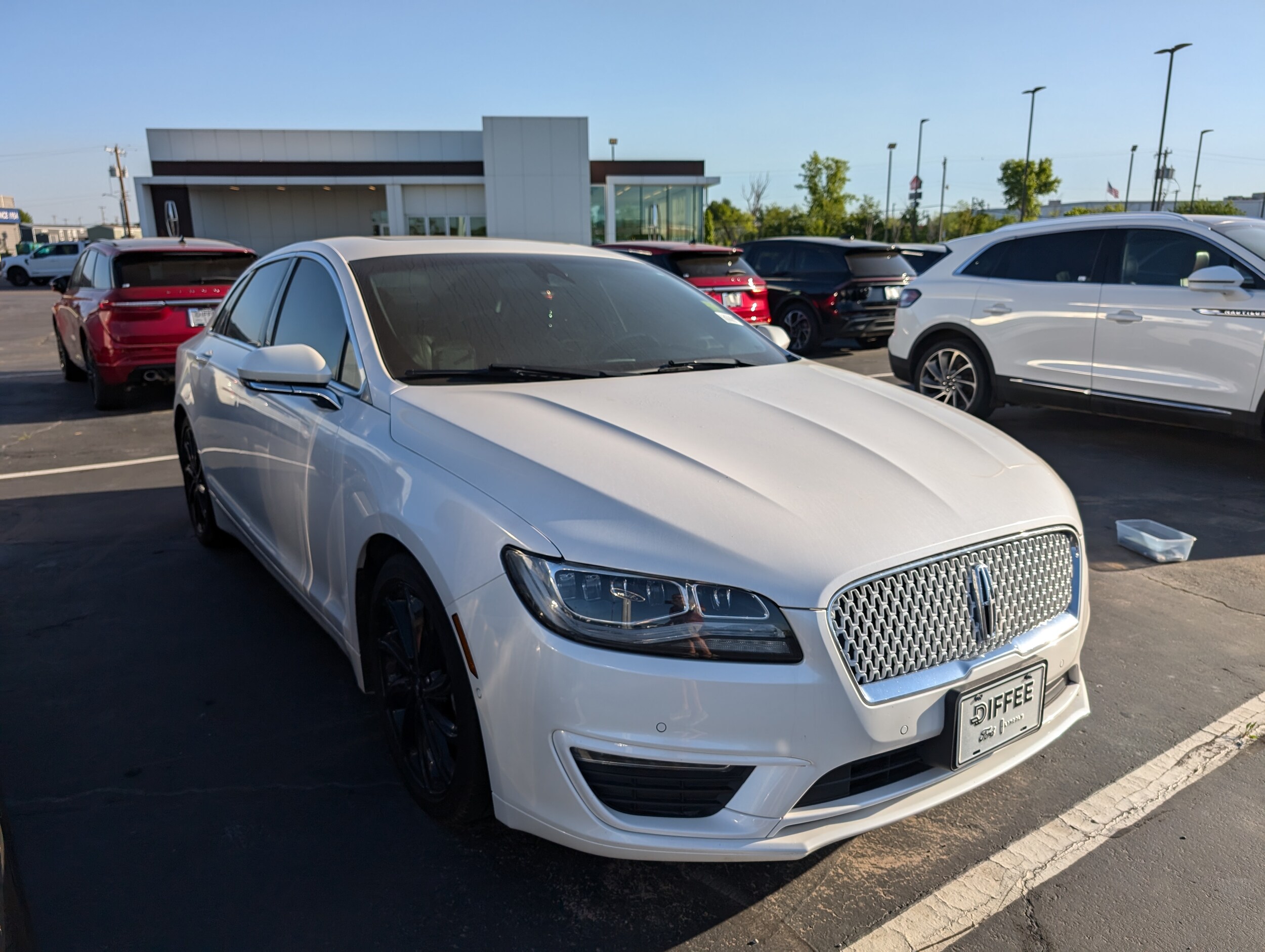 2020 Lincoln MKZ Hybrid Reserve photo 3