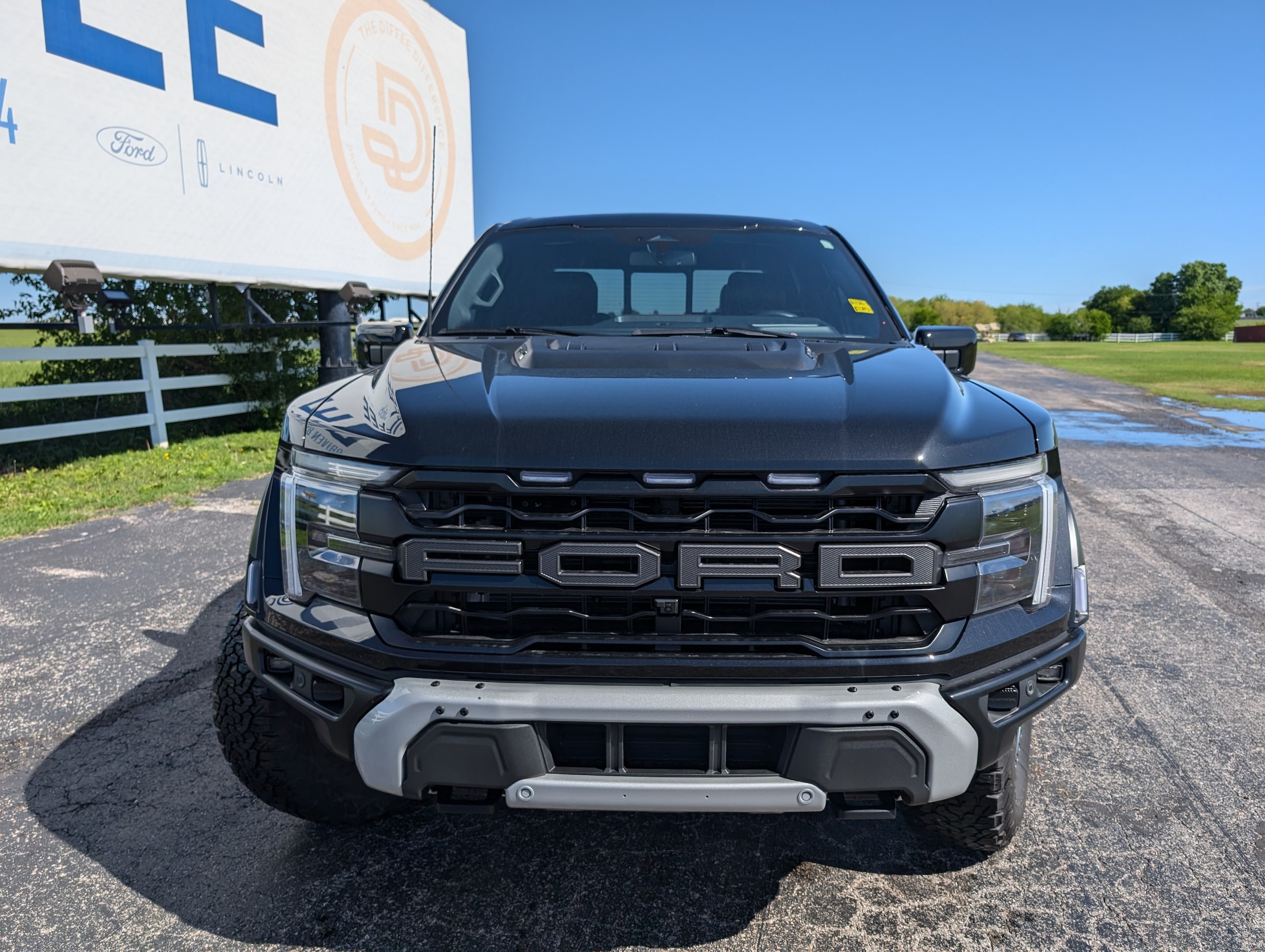 Used 2024 Ford F-150 Raptor with VIN 1FTFW1RG1RFA35798 for sale in El Reno, OK