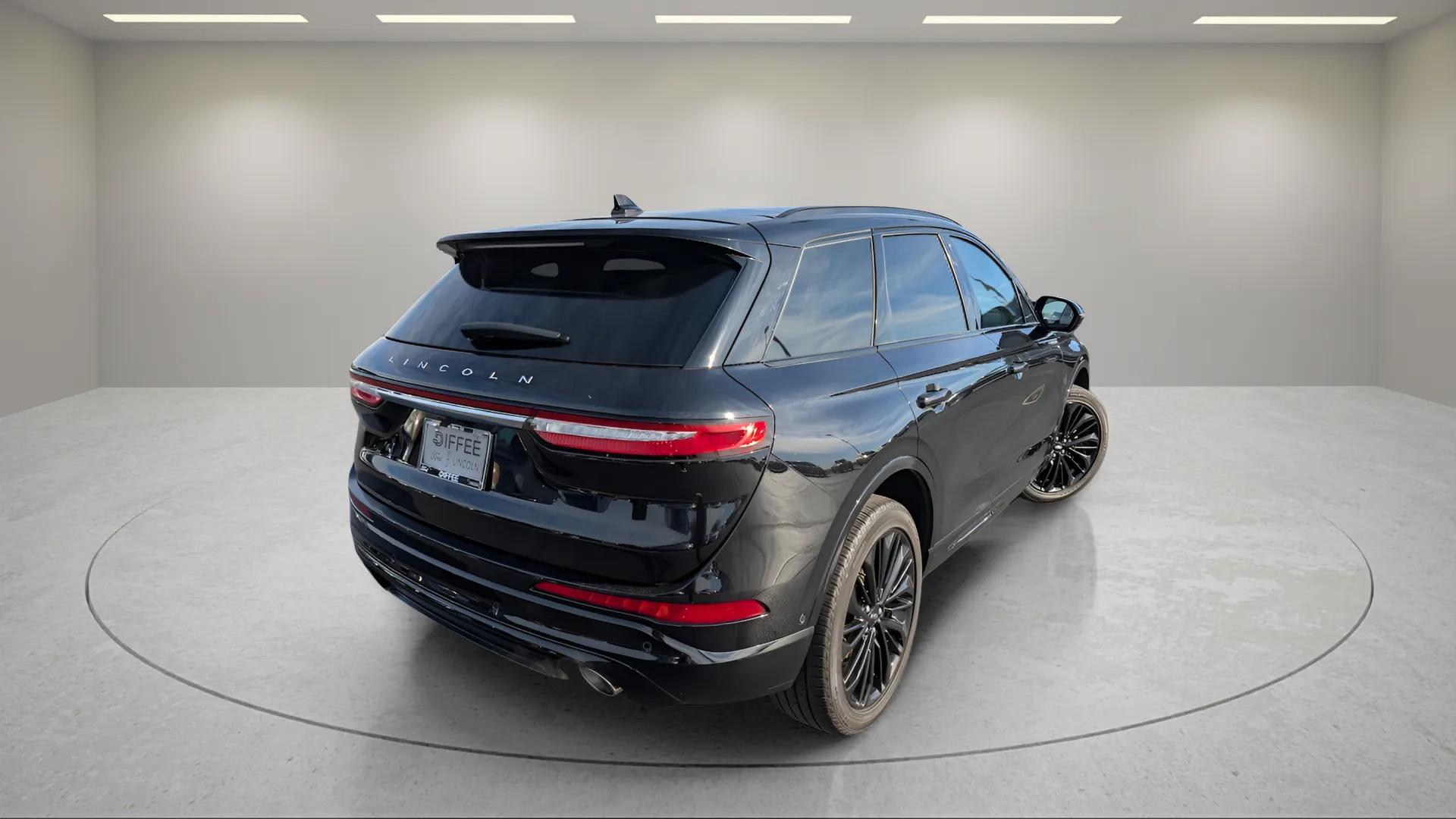 2023 Lincoln Corsair Reserve photo 3