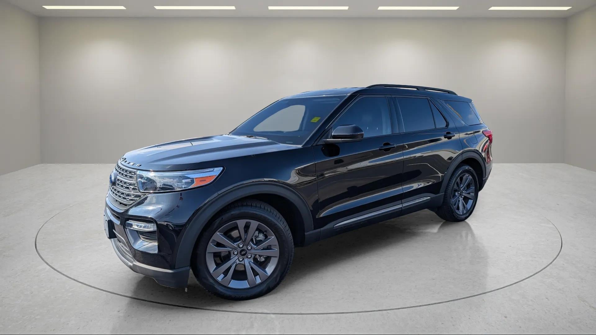 2022 Ford Explorer XLT's photo