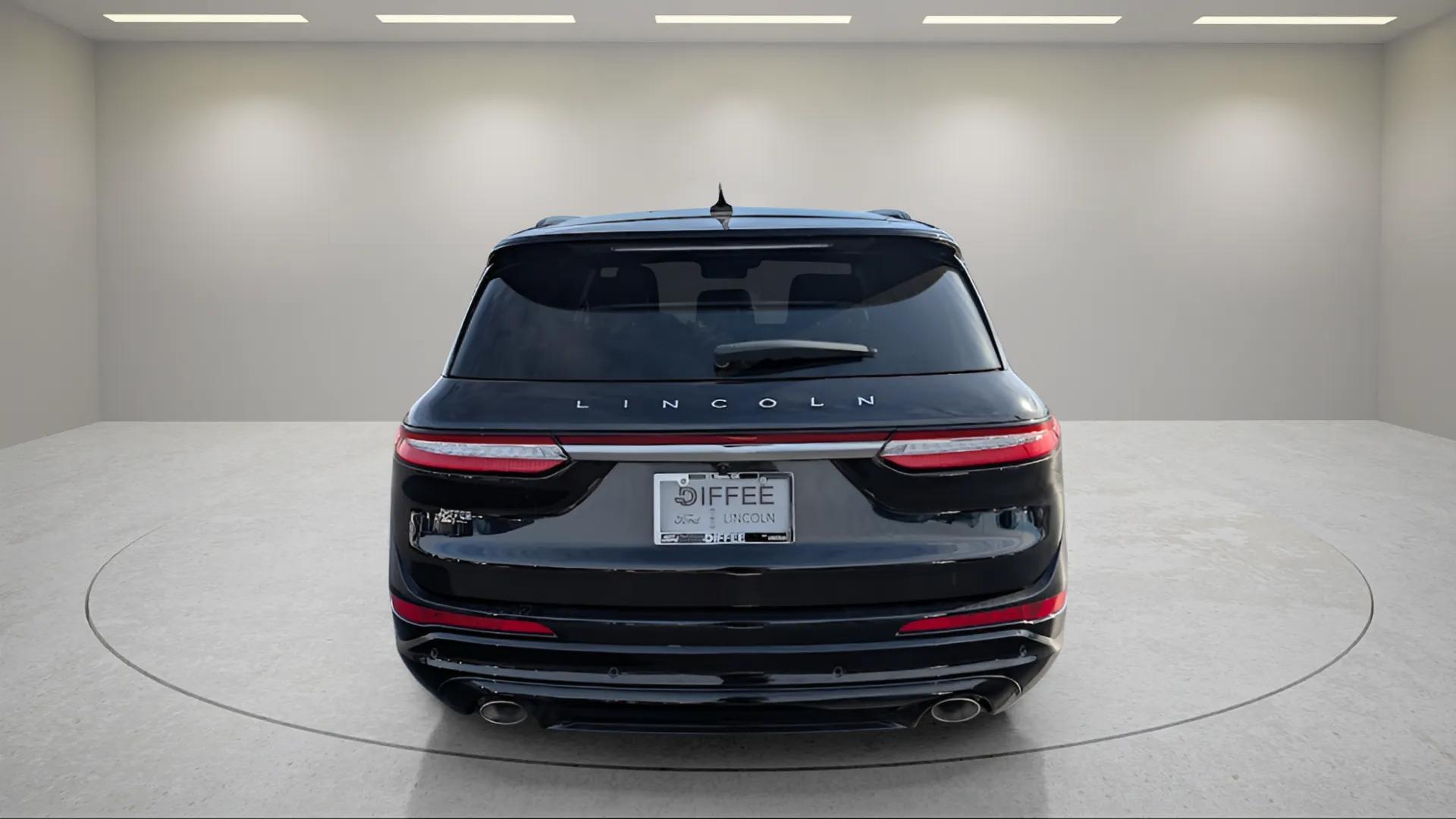 2023 Lincoln Corsair Reserve photo 2