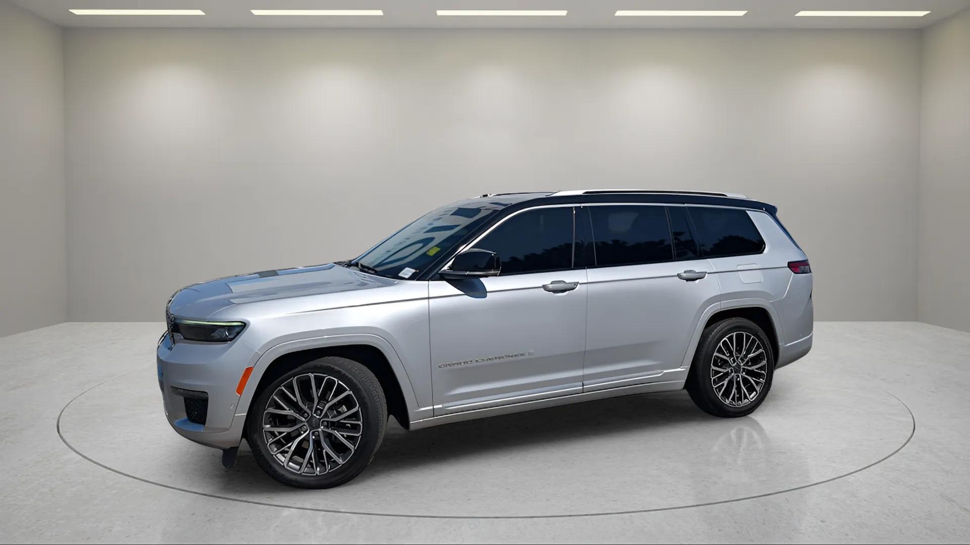 2022 Jeep Grand Cherokee L Summit Reserve's photo