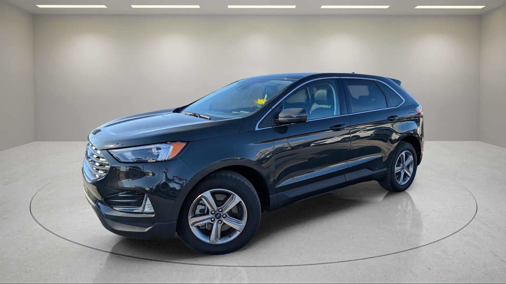 2022 Ford Edge SEL's photo