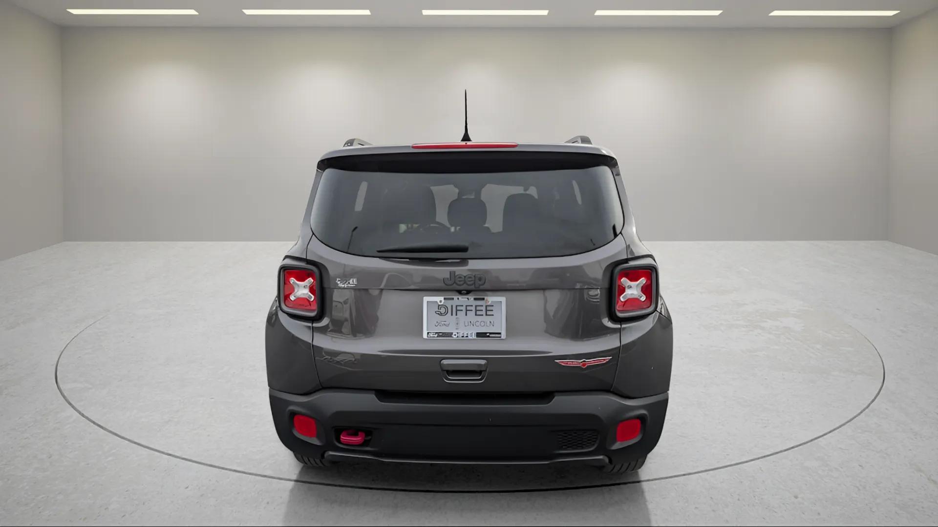 2018 Jeep Renegade Trailhawk photo 3