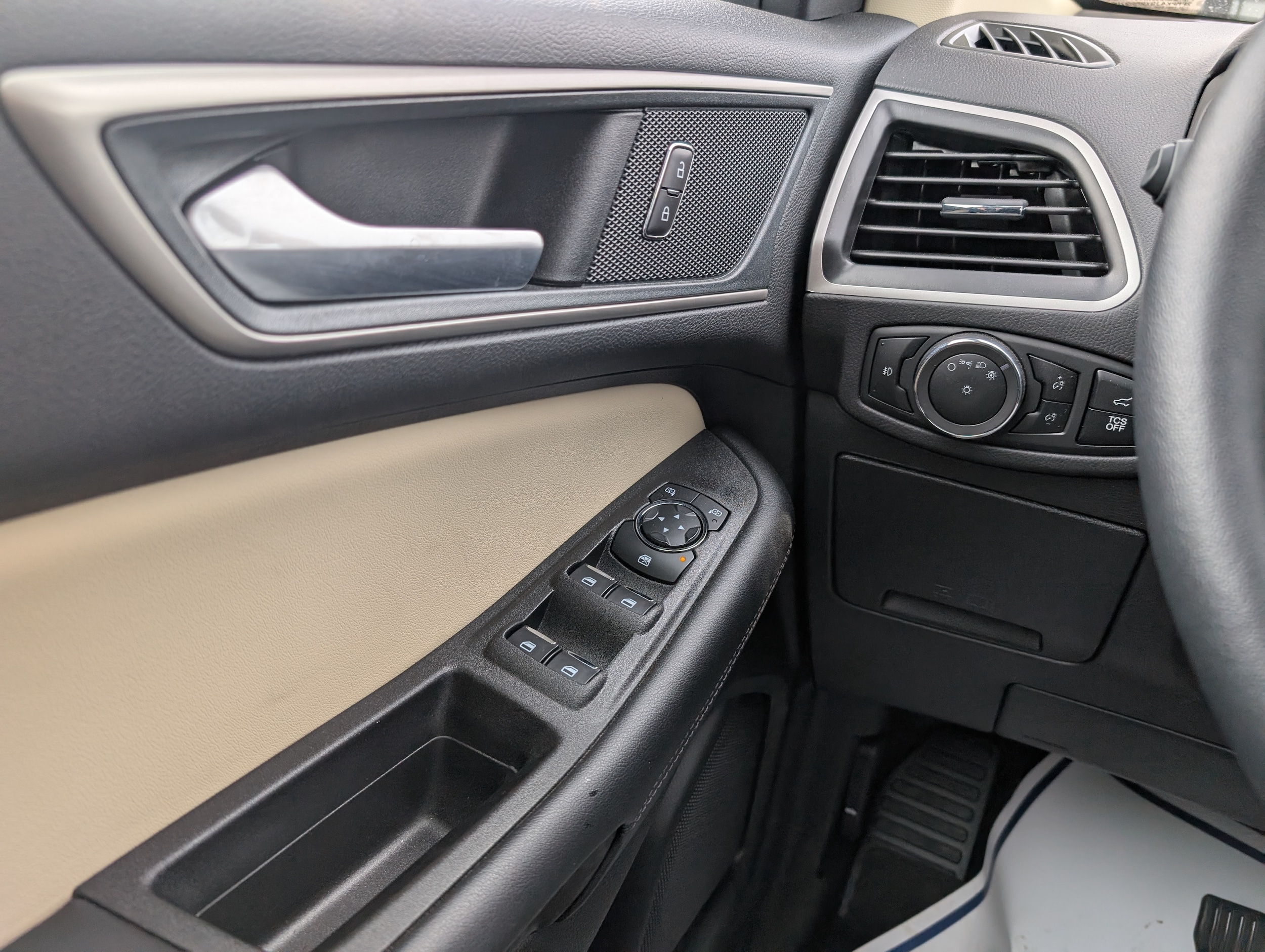 2024 Ford Edge SEL's photo