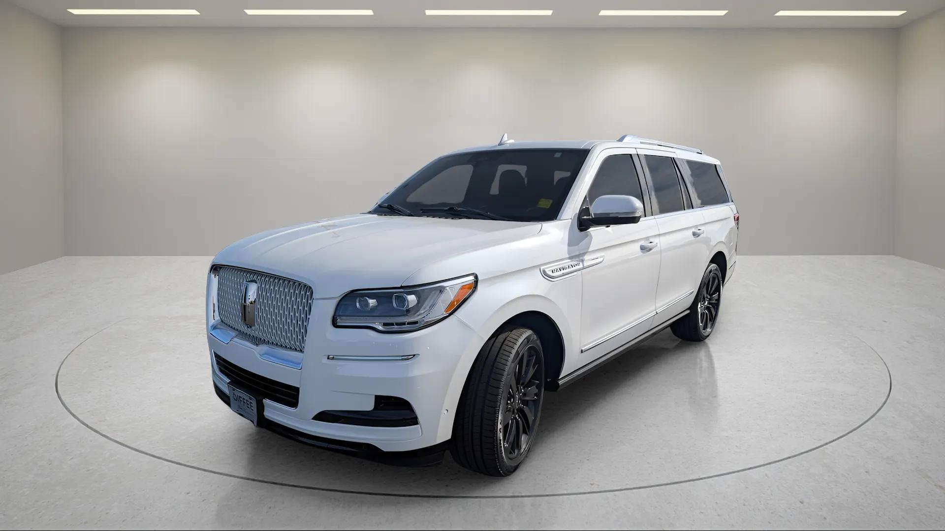 2023 Lincoln Navigator Reserve L's photo