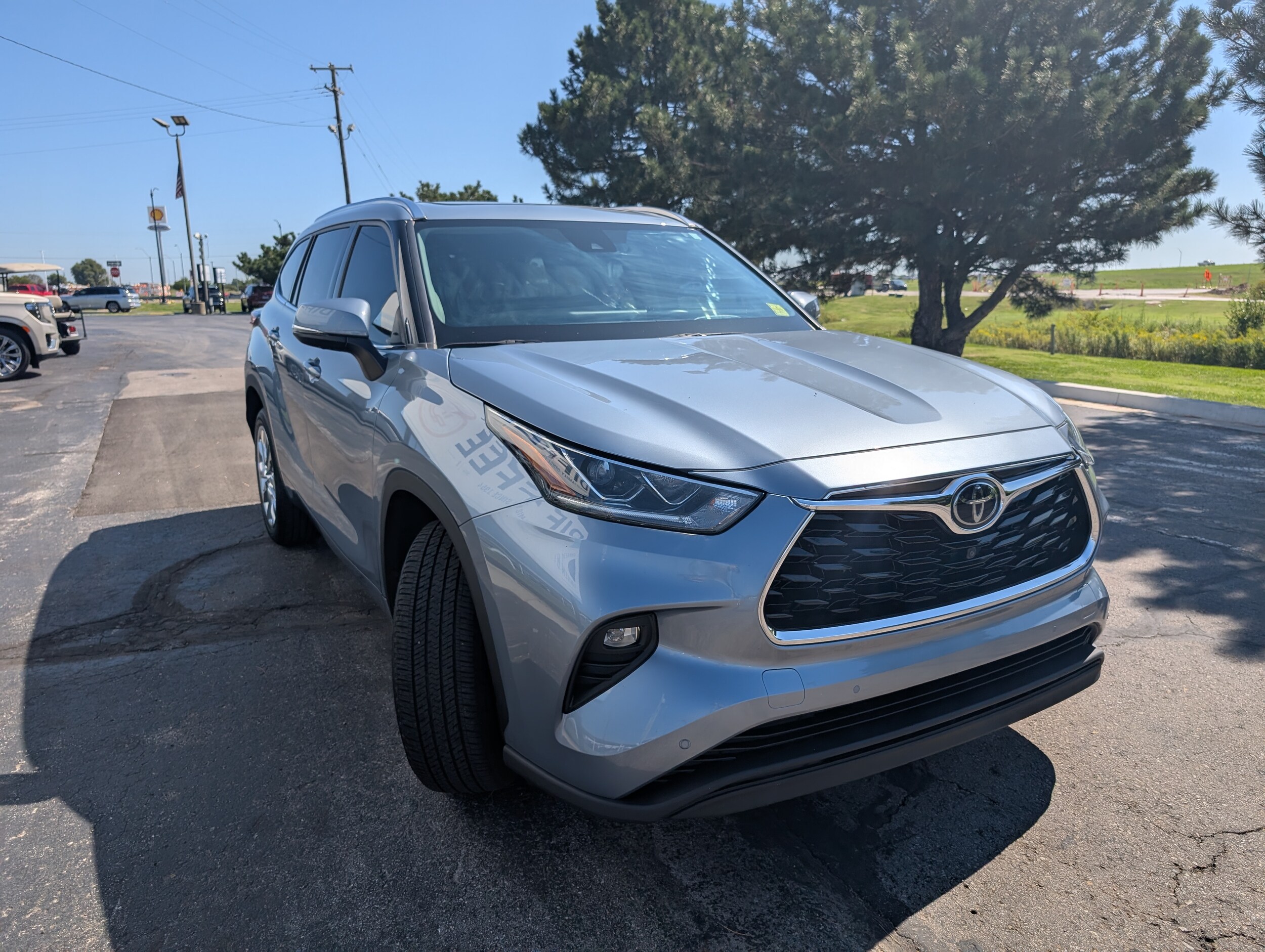 2020 Toyota Highlander Limited photo 3