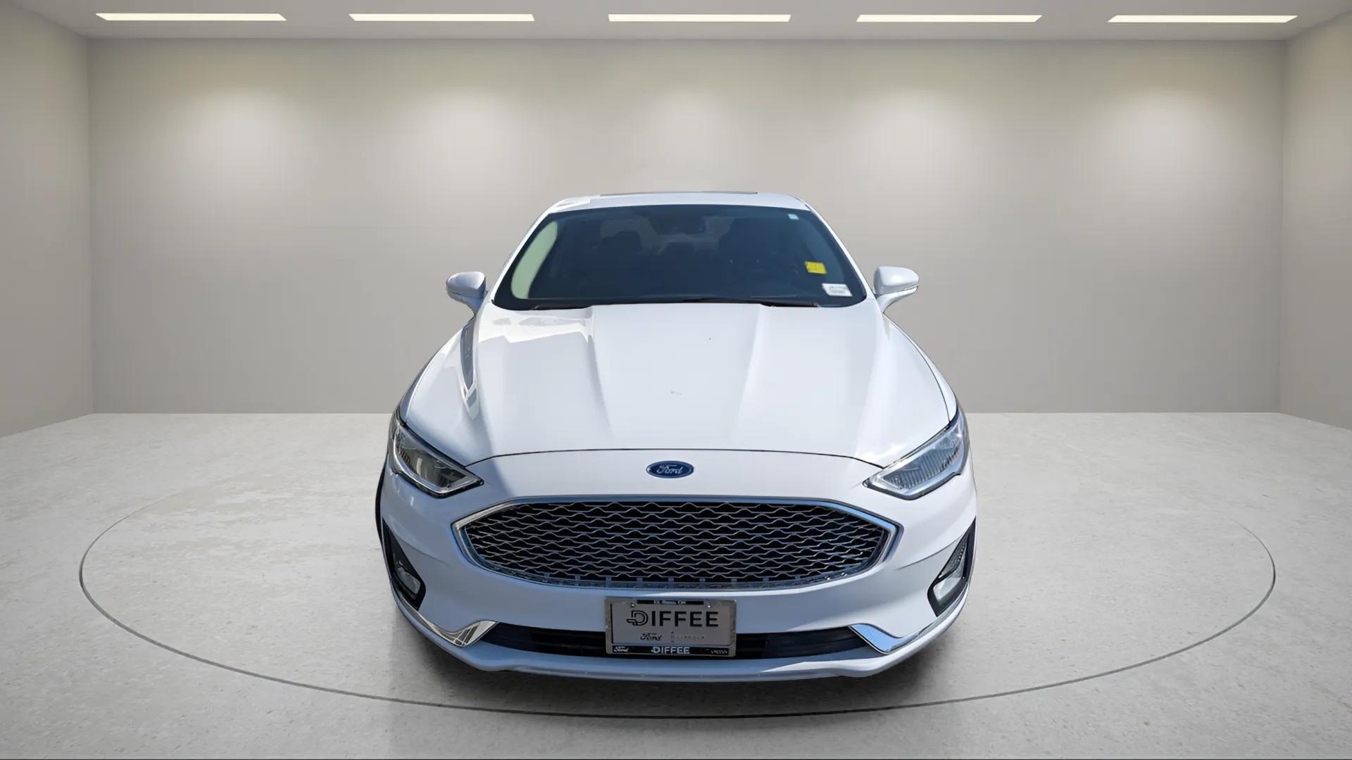 2019 Ford Fusion Hybrid Titanium photo 2