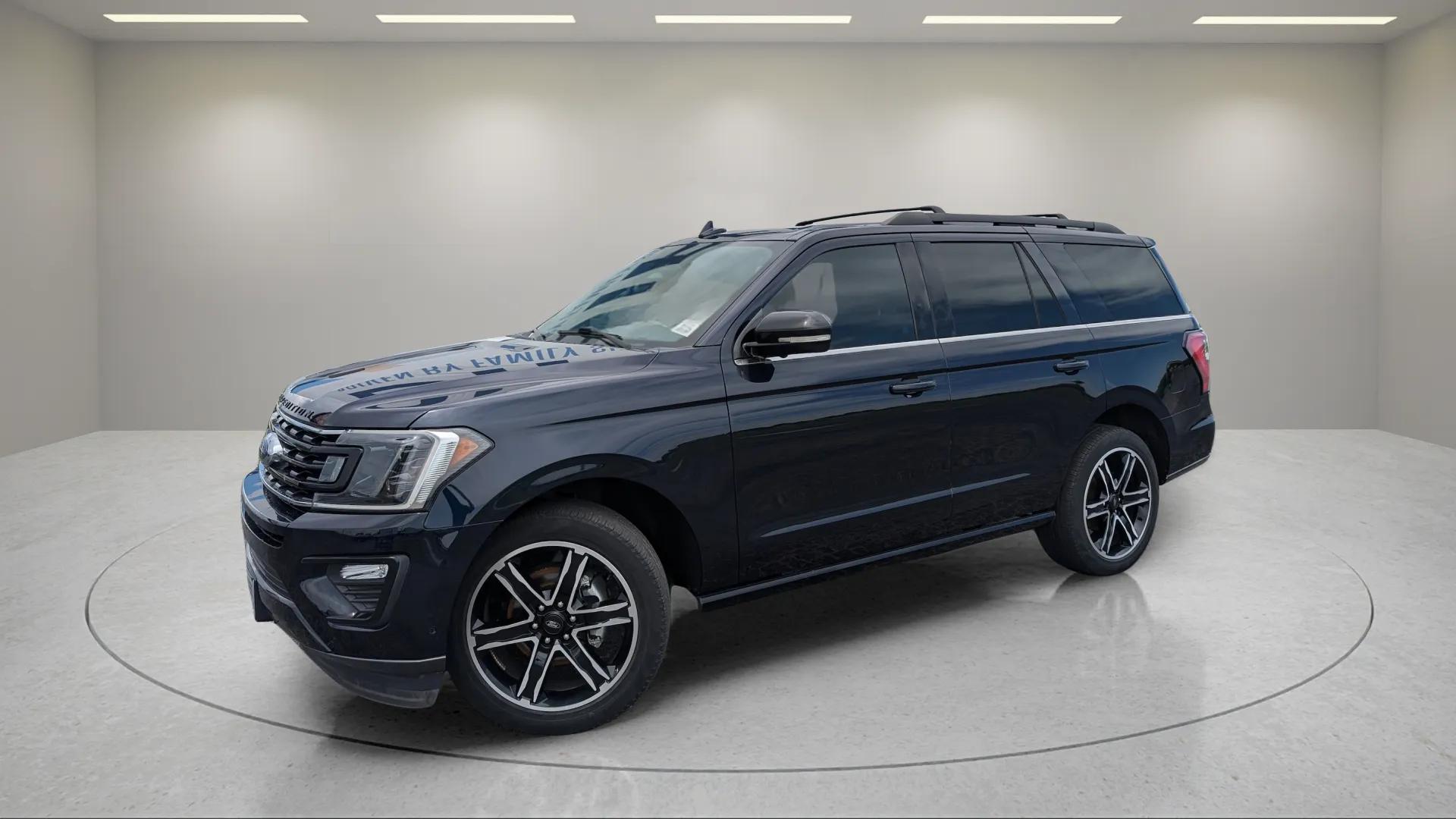 2021 Ford Expedition Limited's photo