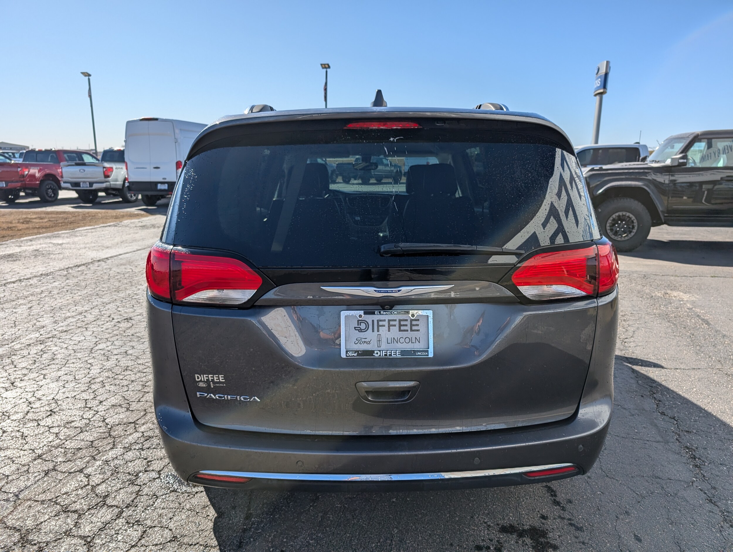 2020 Chrysler Pacifica Touring L photo 3