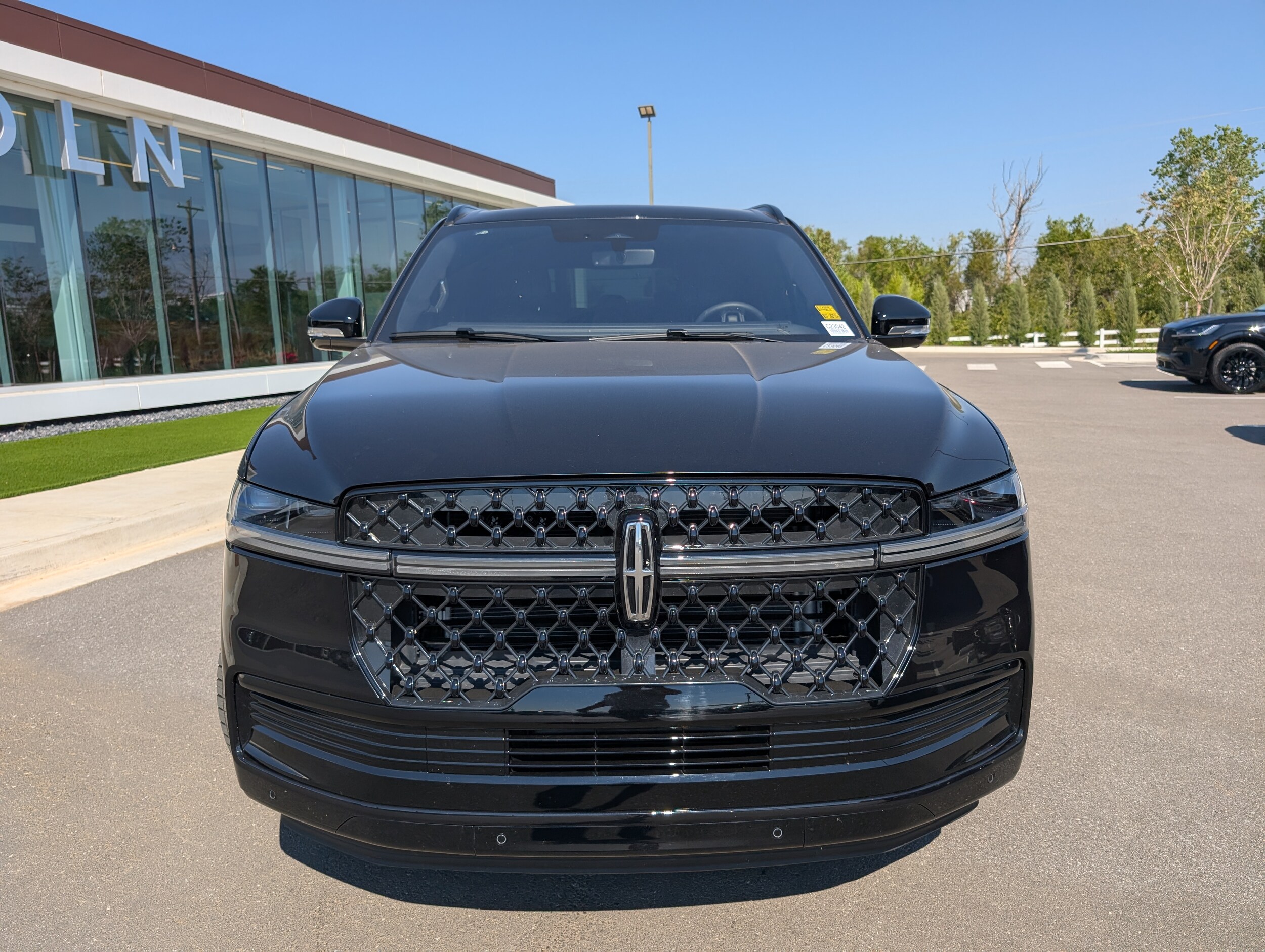 2025 Lincoln Navigator L Reserve photo 2