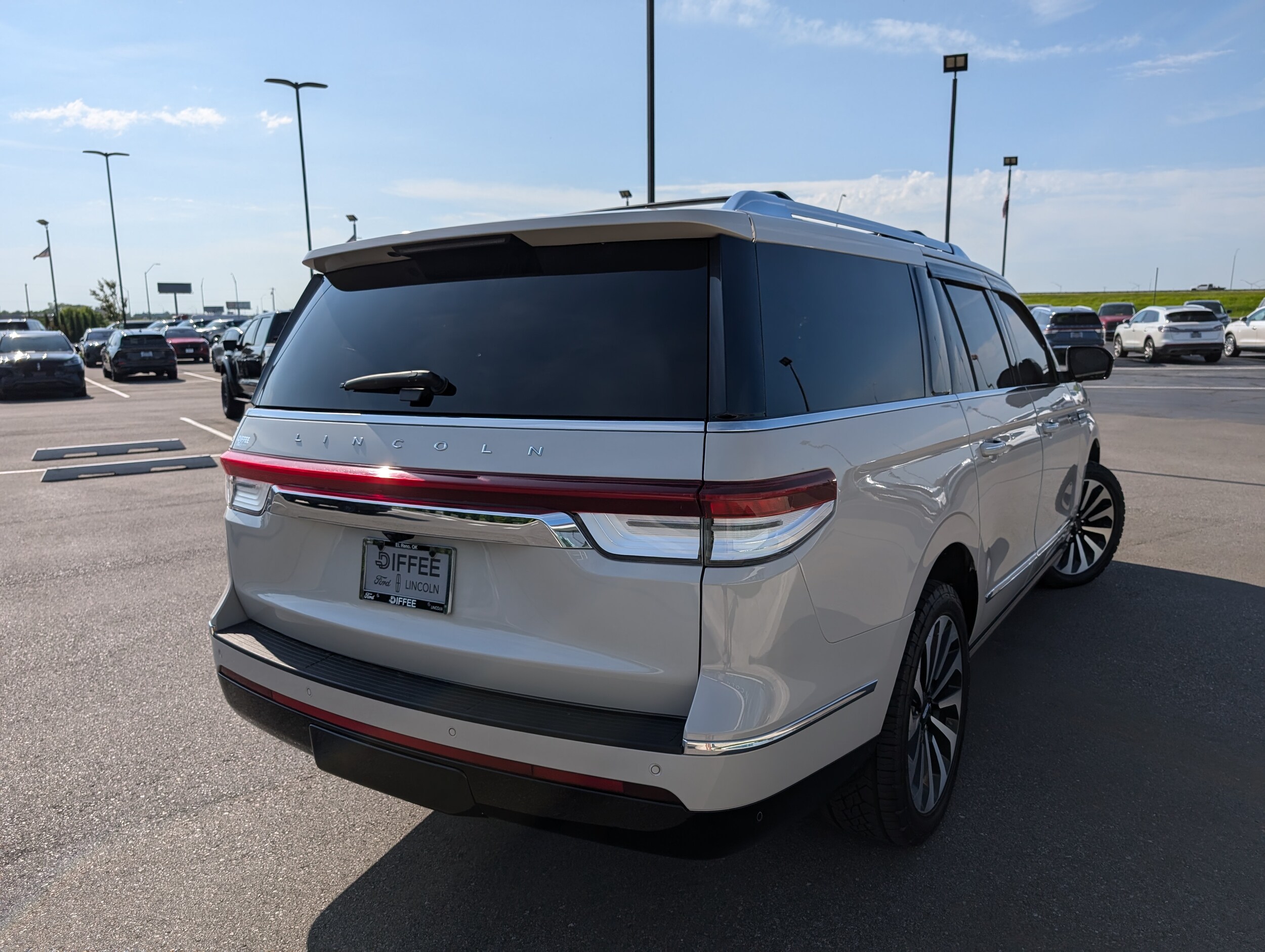 2023 Lincoln Navigator L Reserve photo 4