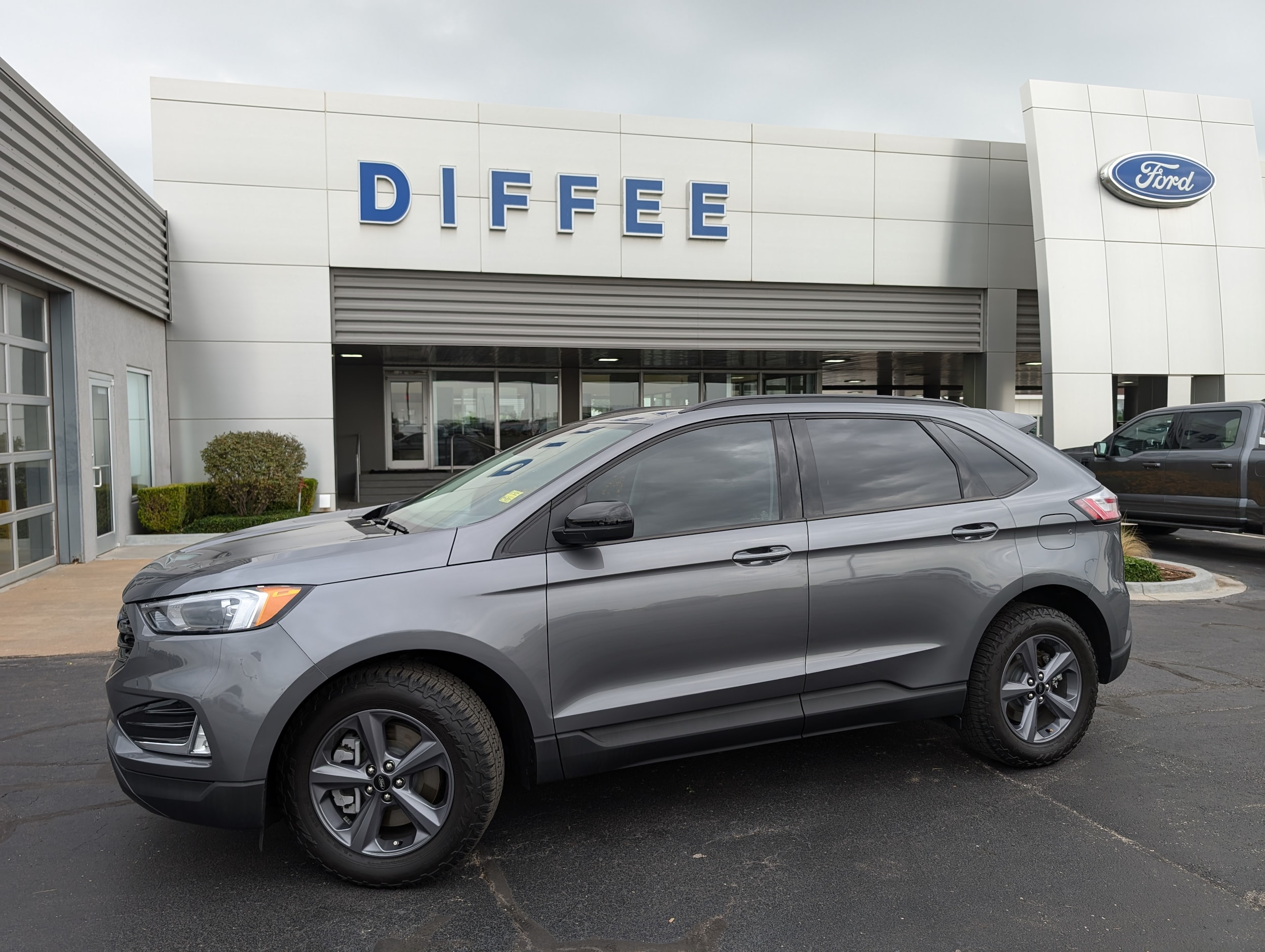 2024 Ford Edge SUV 