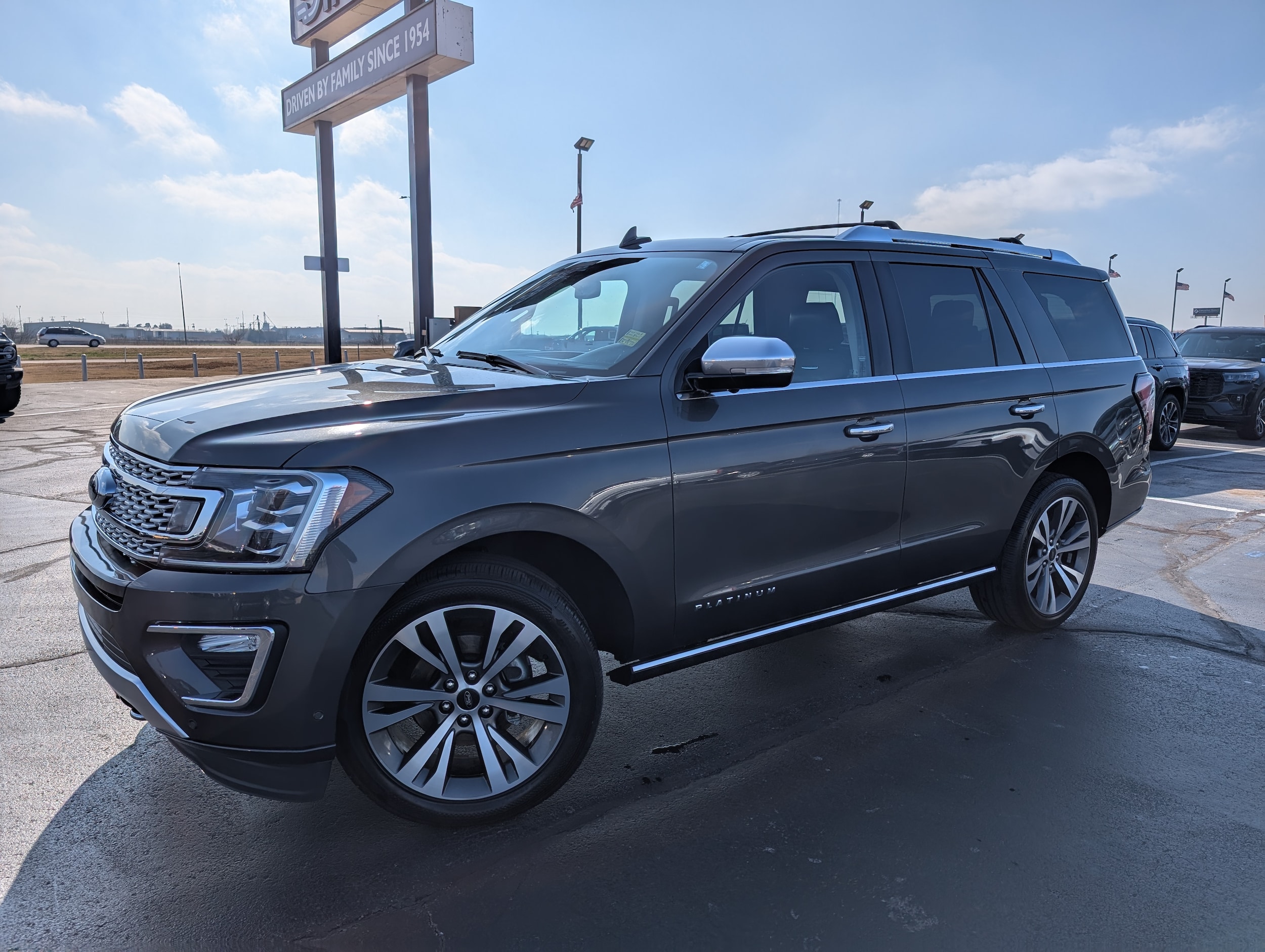 2020 Ford Expedition Platinum's photo