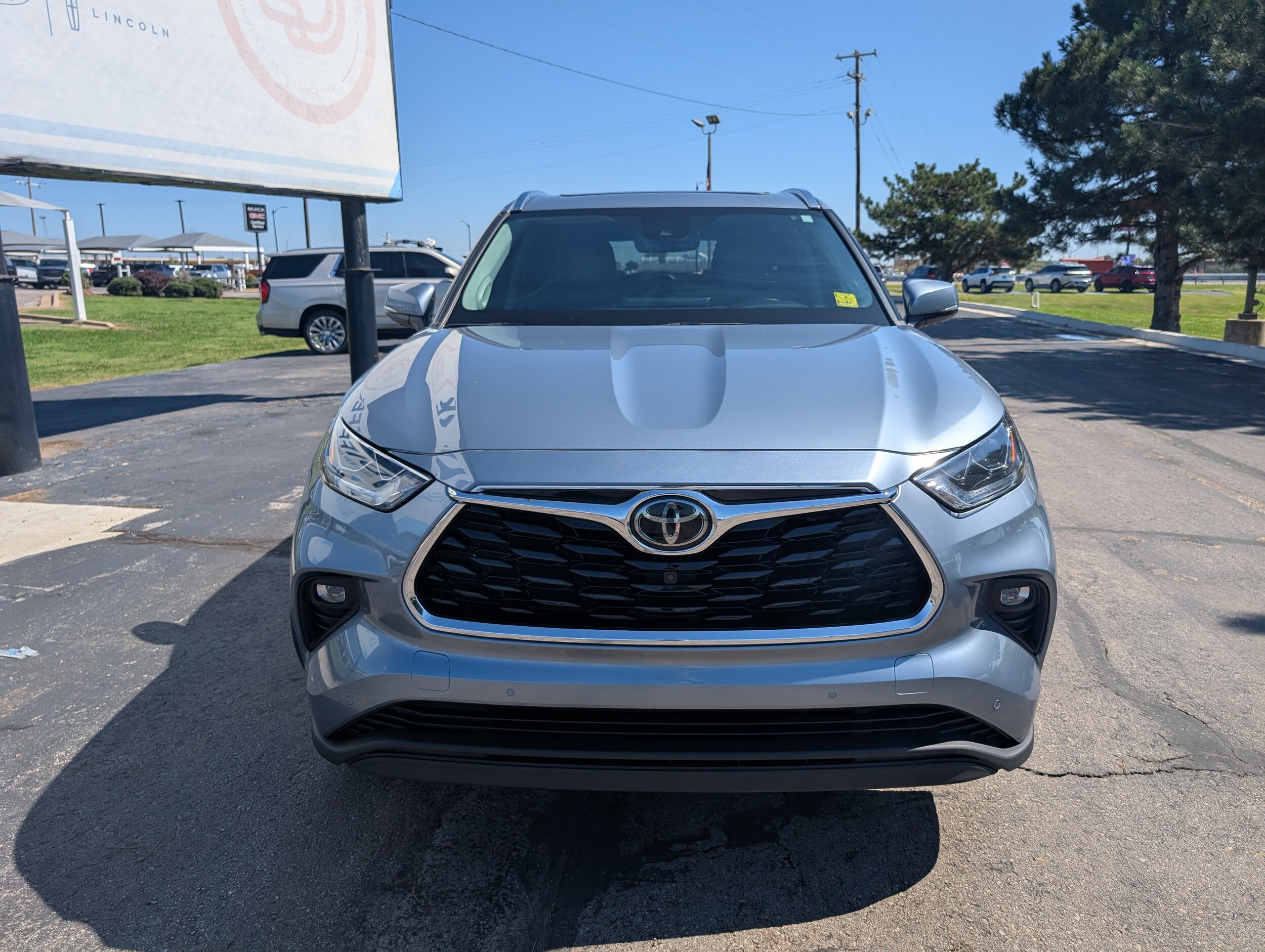 2020 Toyota Highlander Limited photo 2