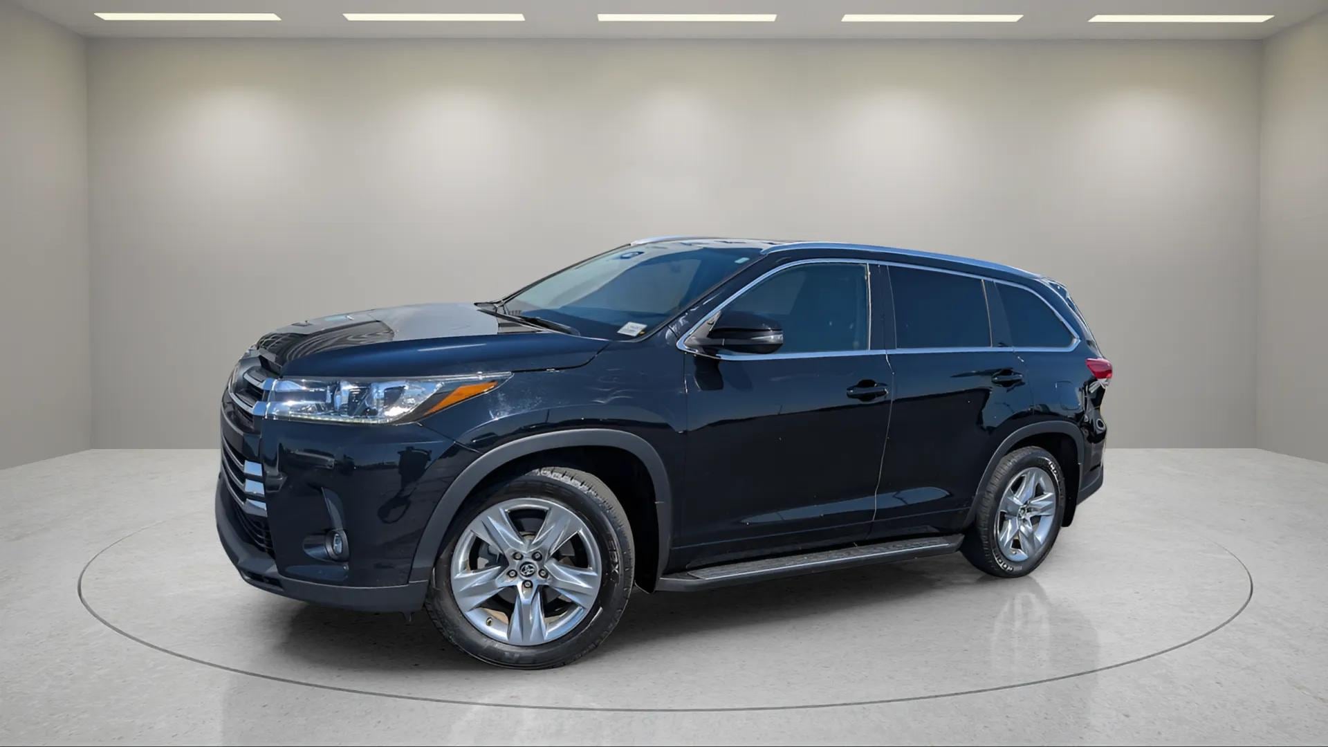 2019 Toyota Highlander Limited's photo