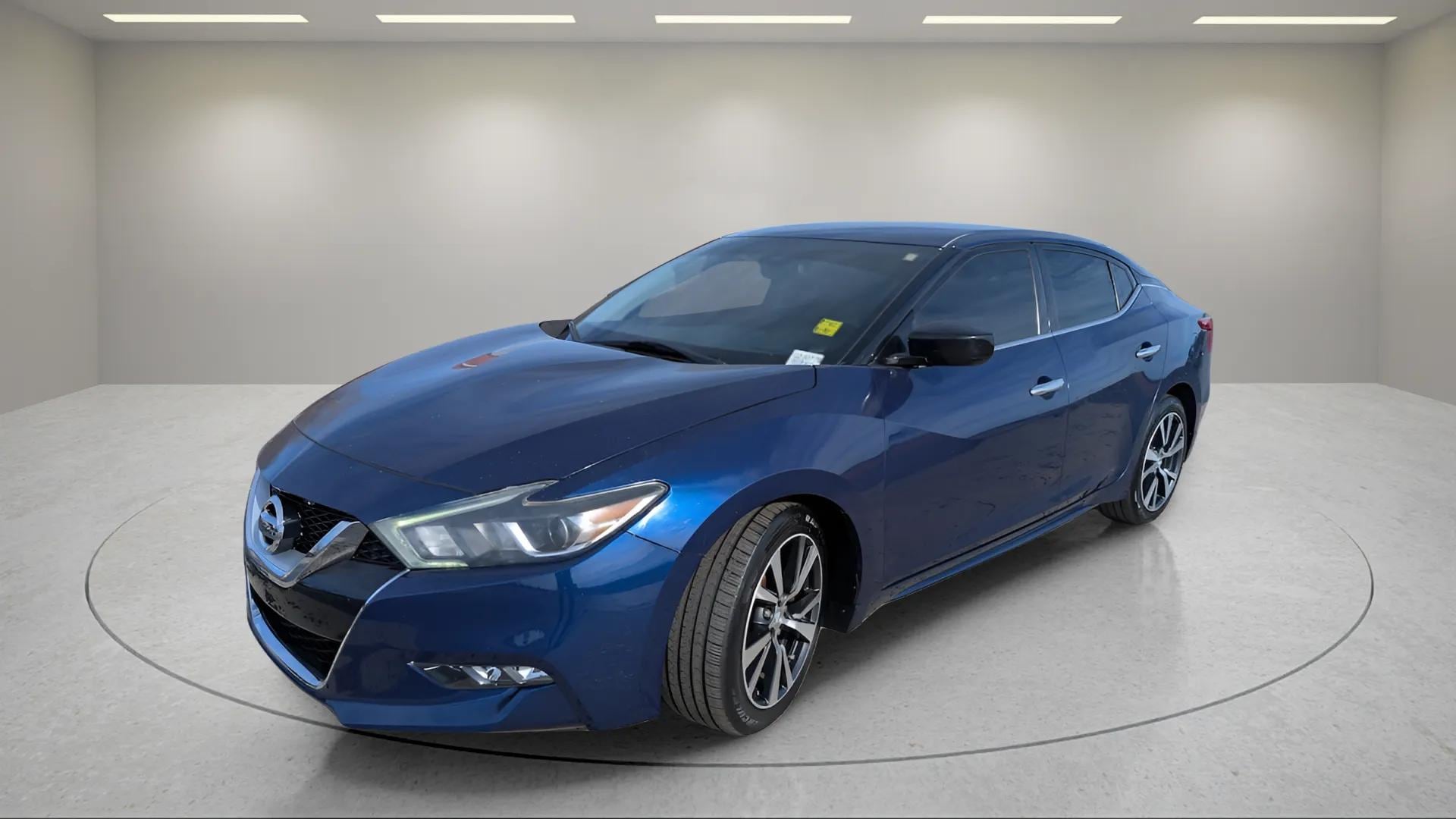 2017 Nissan Maxima S's photo