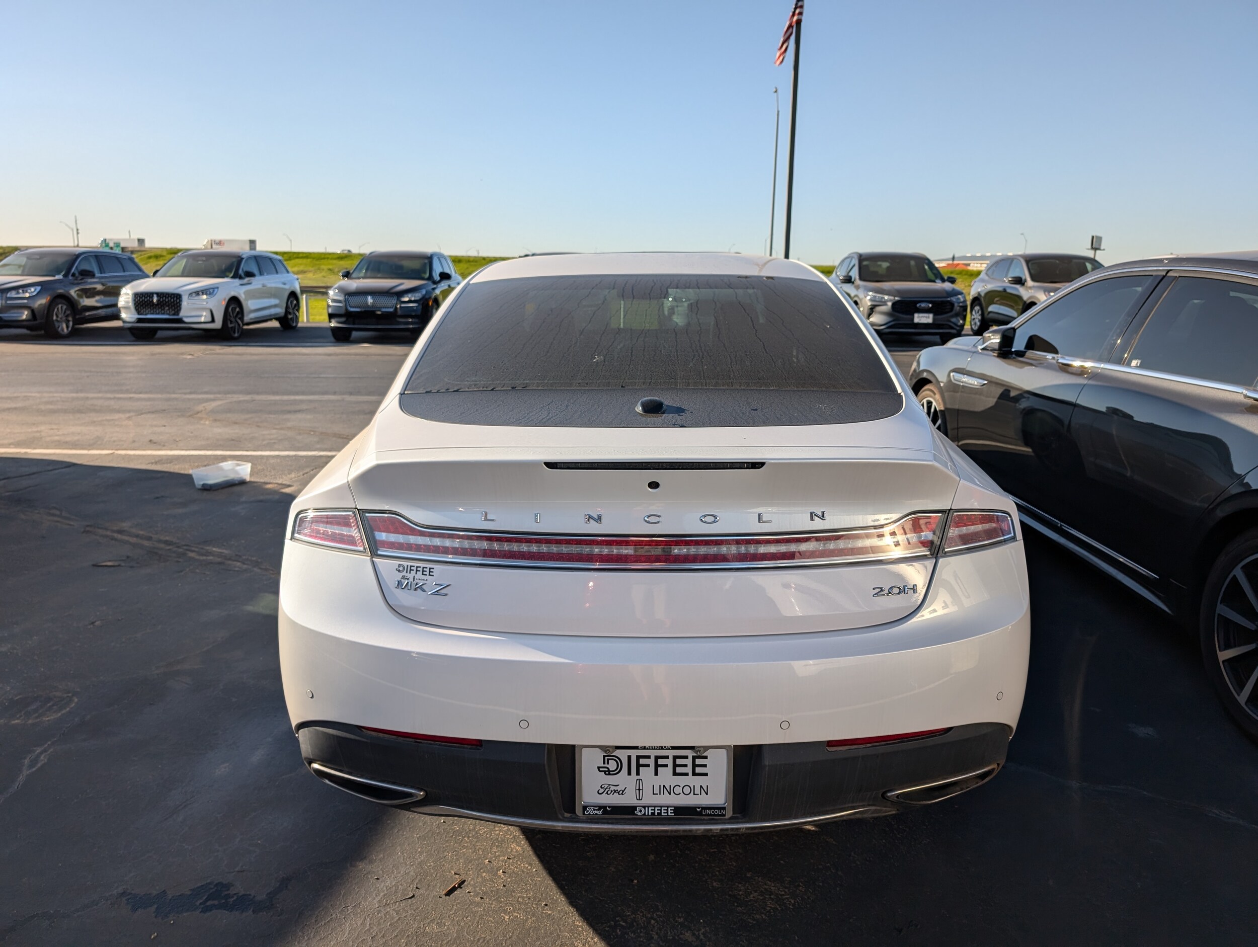 2020 Lincoln MKZ Hybrid Reserve photo 4