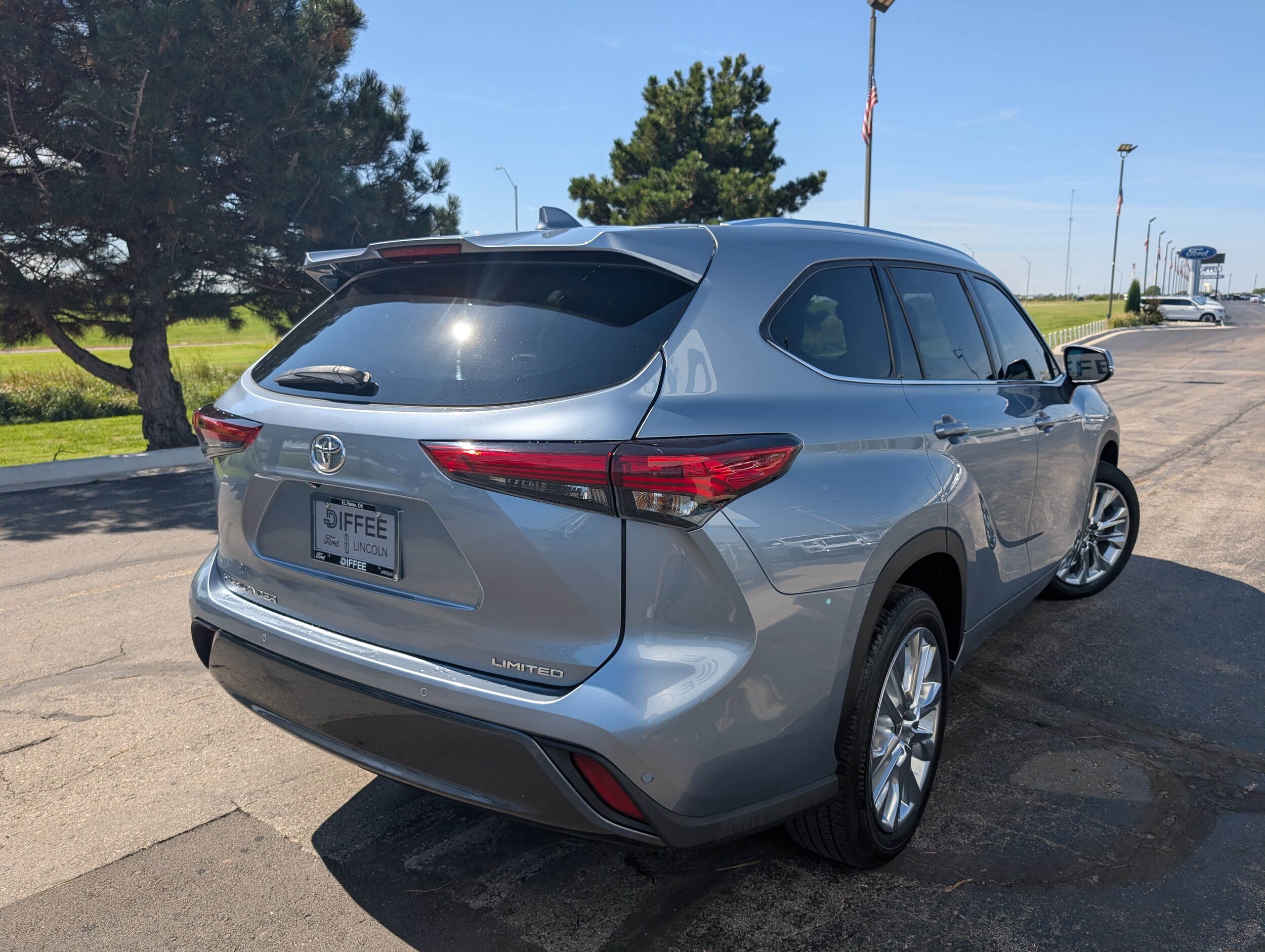 2020 Toyota Highlander Limited photo 4