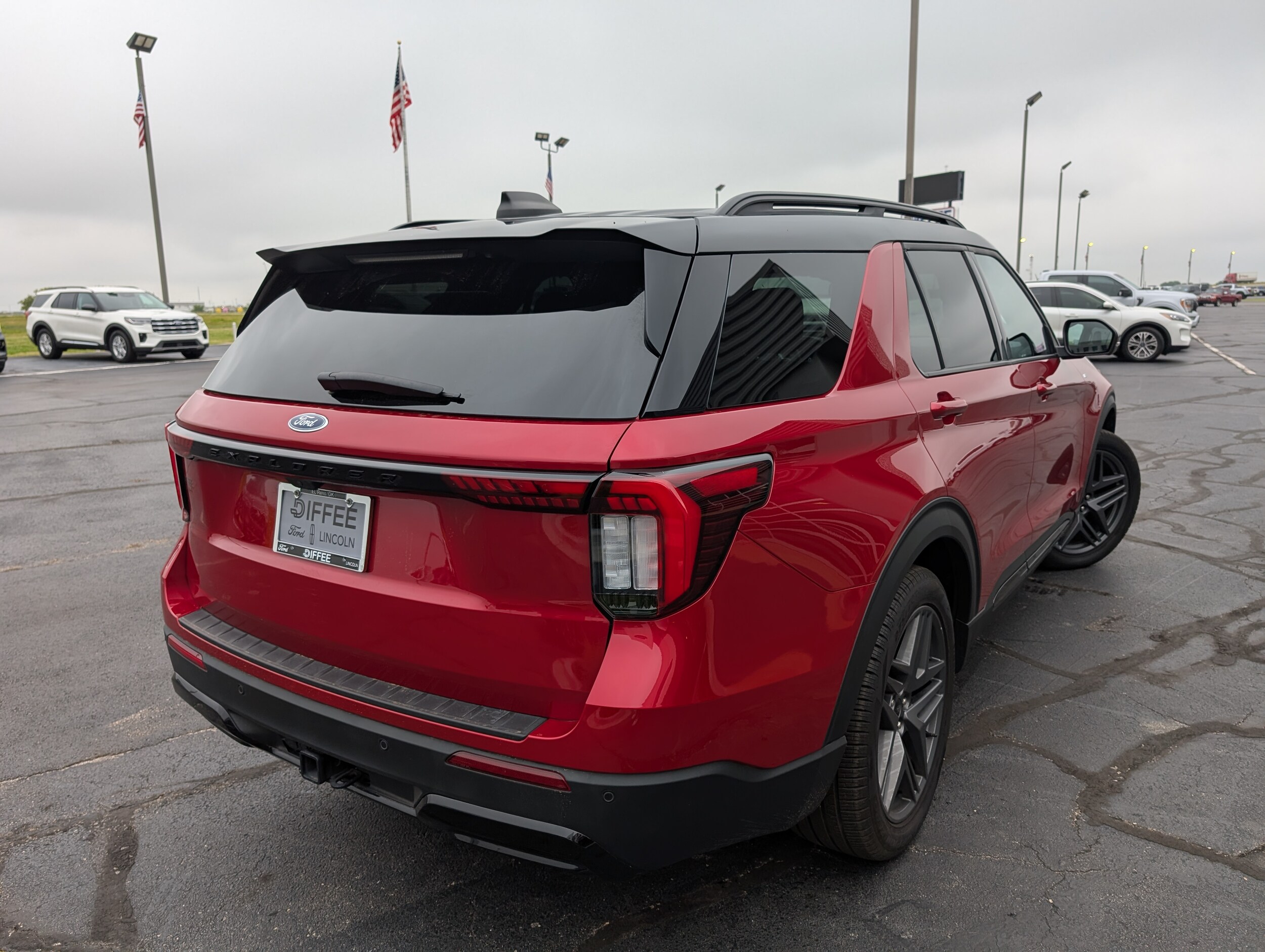 2025 Ford Explorer ST-Line photo 4