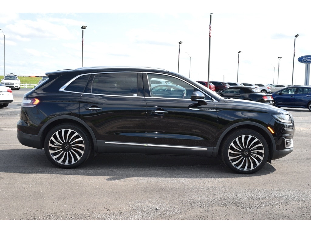 Used 2019 Lincoln Nautilus Black Label with VIN 2LMPJ9JP4KBL33914 for sale in El Reno, OK