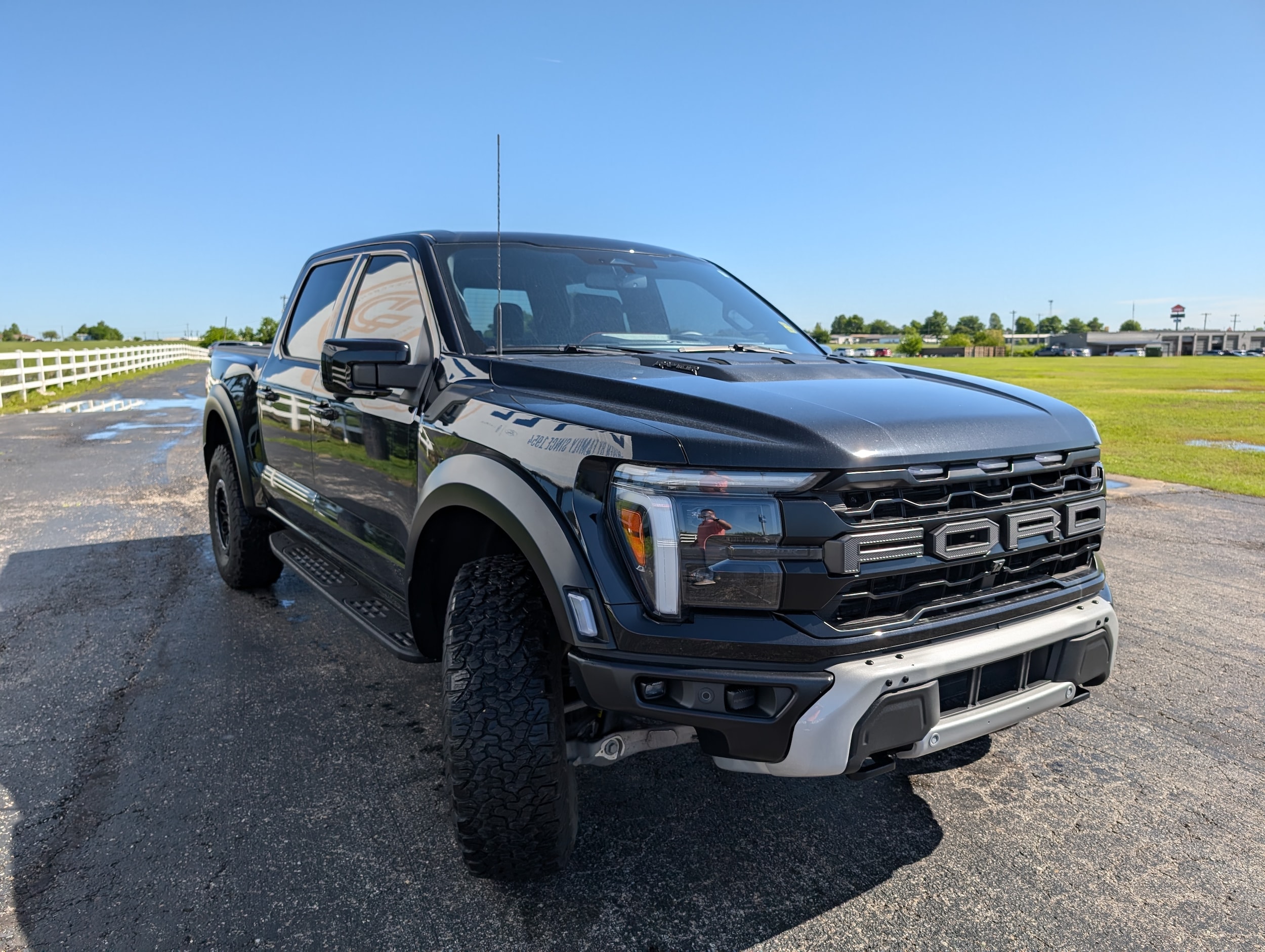 2024 Ford F-150 Raptor photo 3