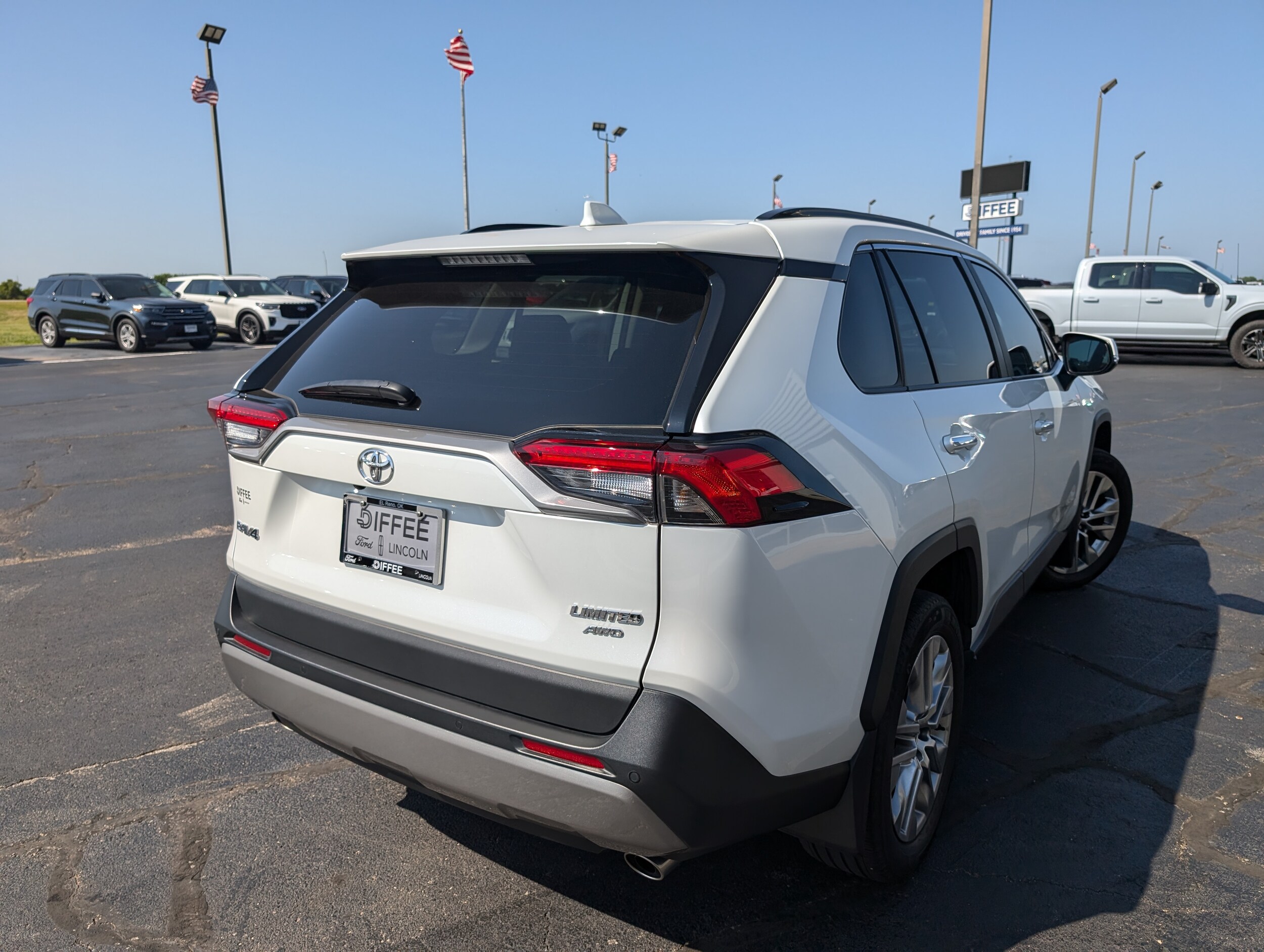 2023 Toyota RAV4 Limited photo 4