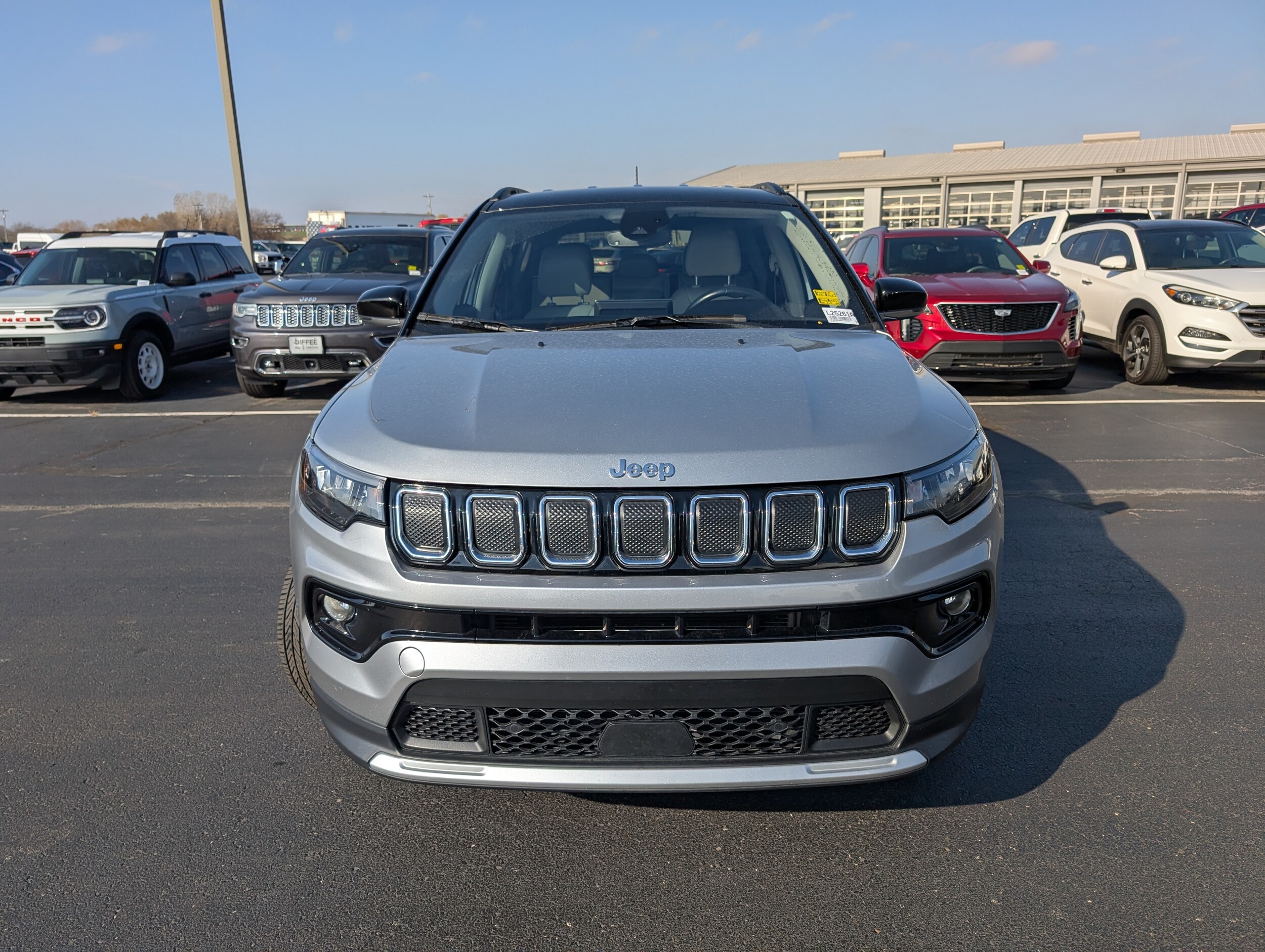 2022 Jeep Compass Limited photo 2