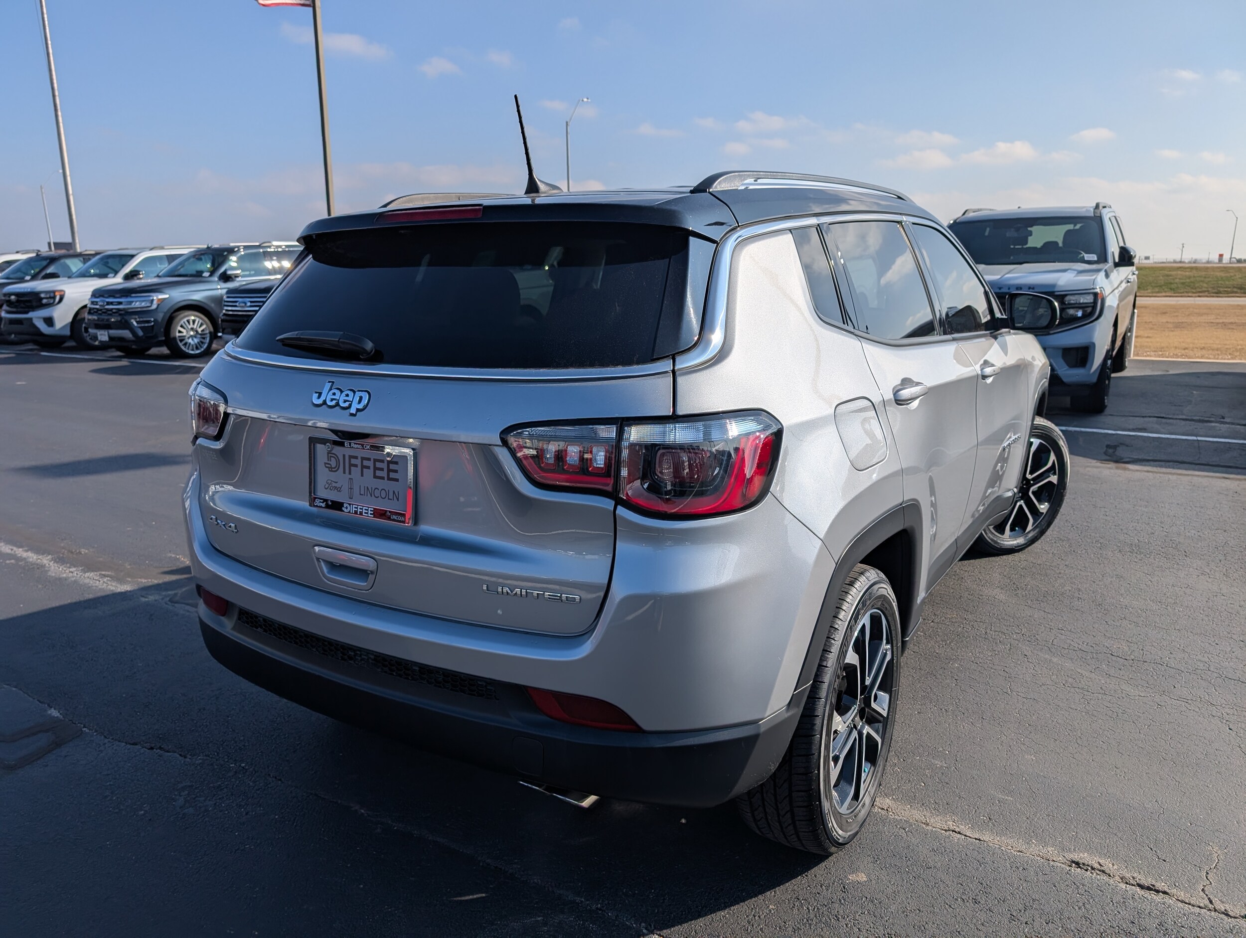 2022 Jeep Compass Limited photo 4