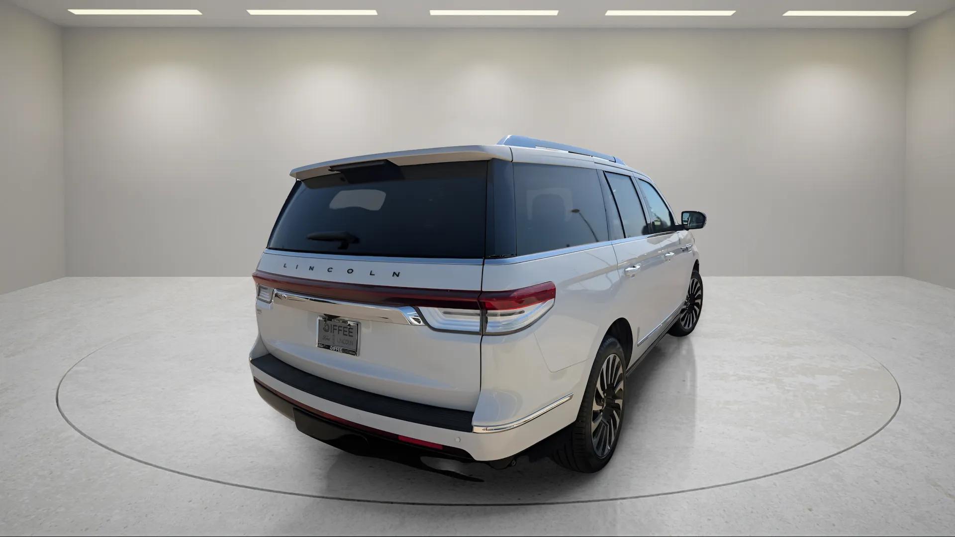 2022 Lincoln Navigator Black Label photo 4