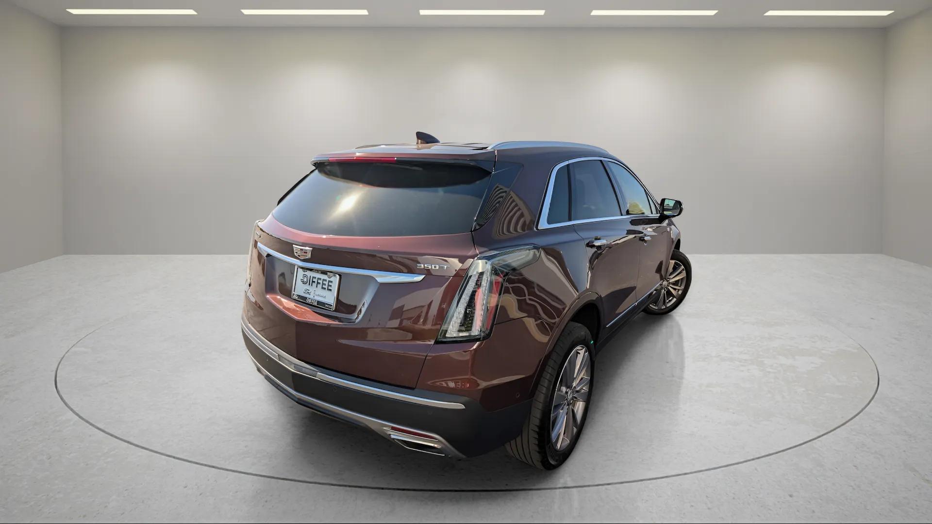 2023 Cadillac XT5 Platinum Premium Luxury photo 2