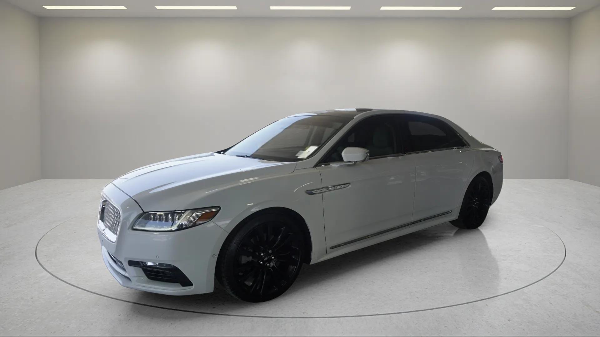 2020 Lincoln Continental Reserve's photo