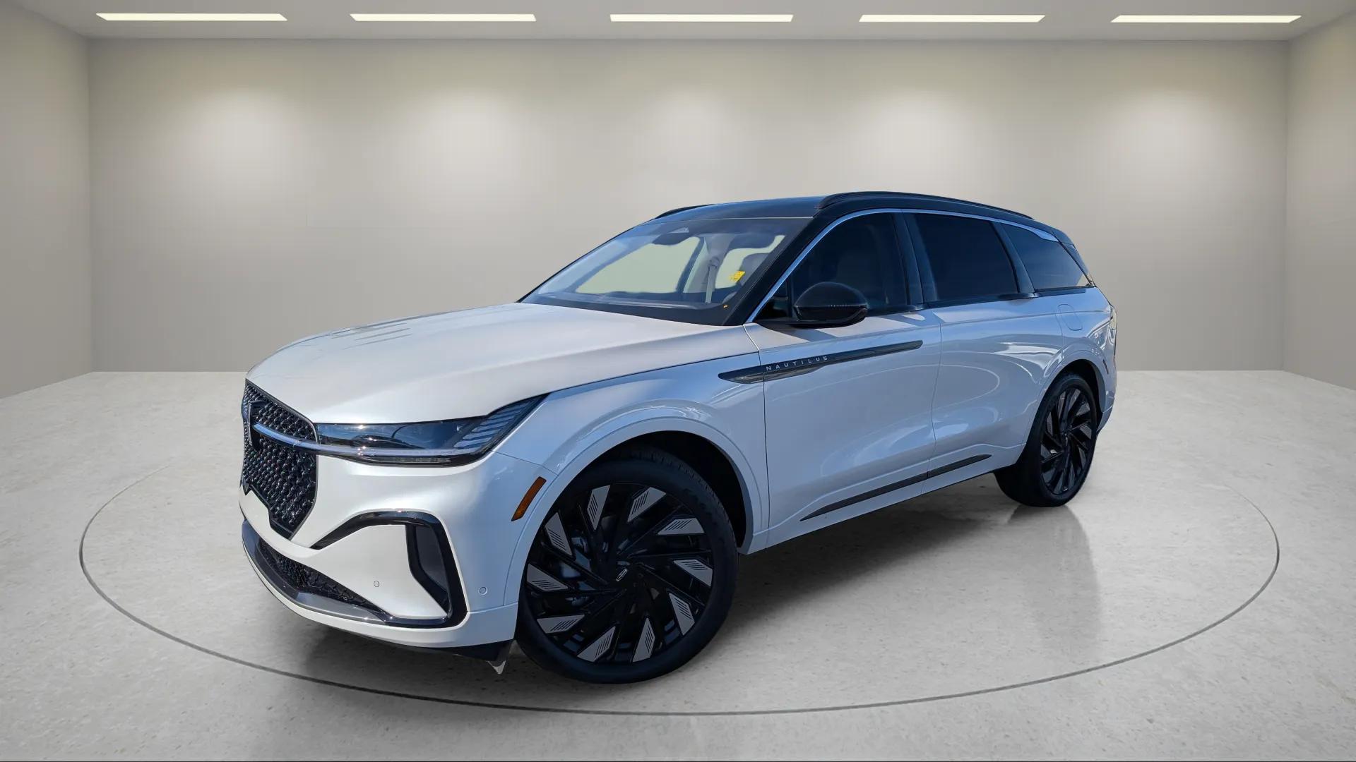 2024 Lincoln Nautilus Black Label's photo